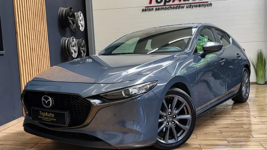 MAZDA 3 -