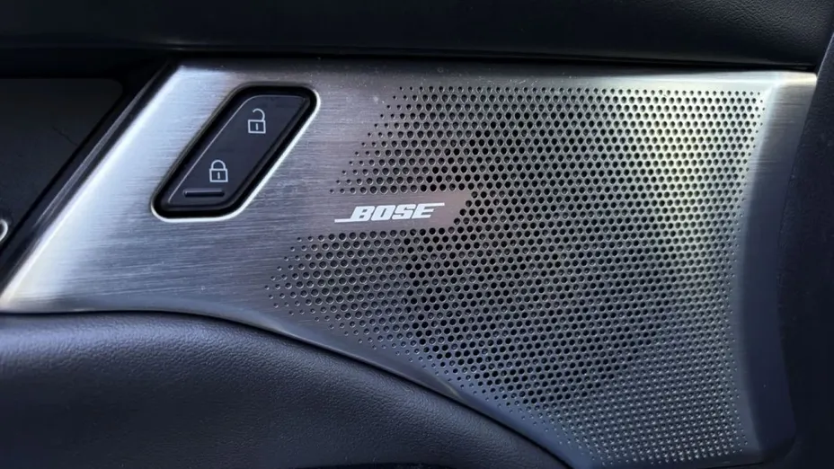 MAZDA 3 -