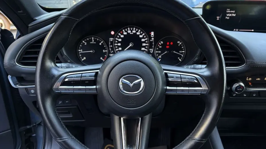 MAZDA 3 -