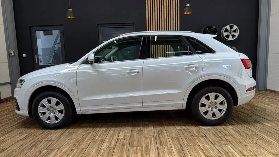 AUDI Q3 -
