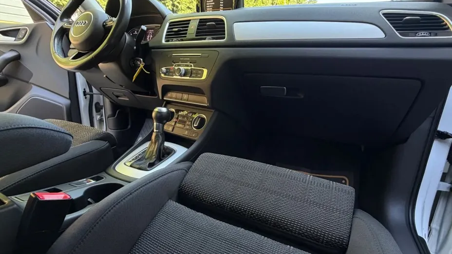 AUDI Q3 -