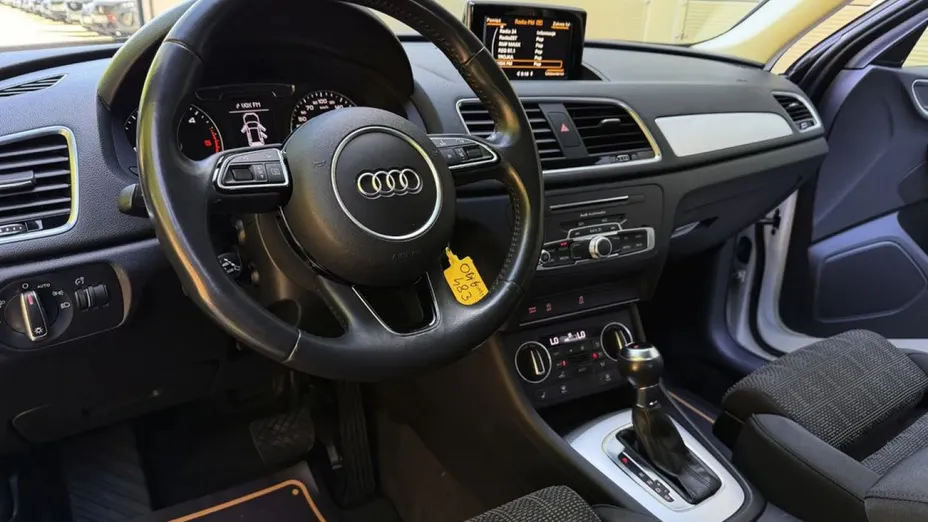 AUDI Q3 -