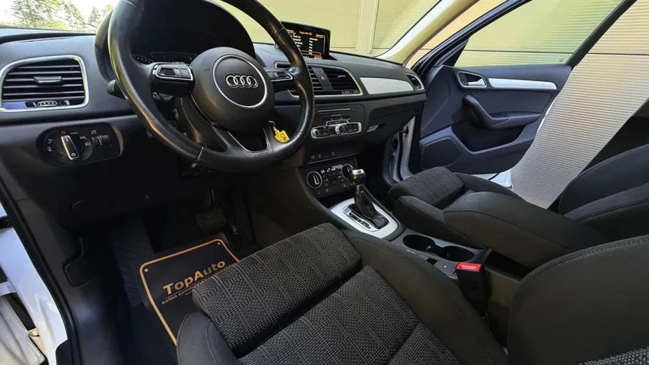 AUDI Q3 -