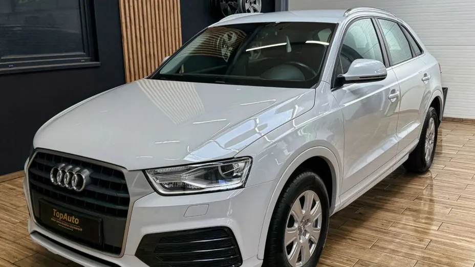 AUDI Q3 -