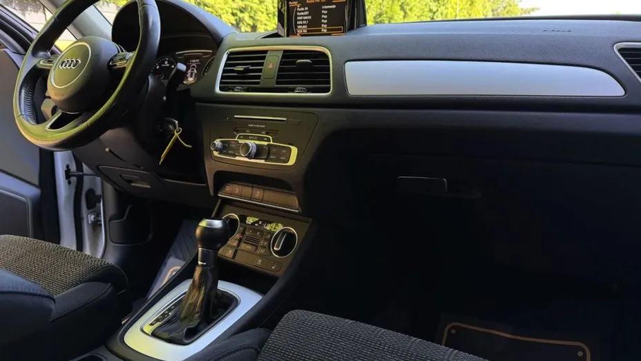 AUDI Q3 -