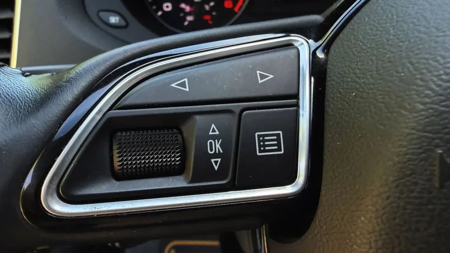 AUDI Q3 -