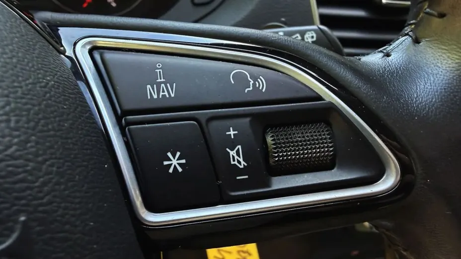 AUDI Q3 -