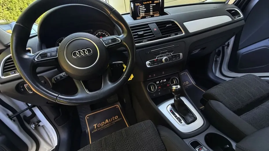 AUDI Q3 -