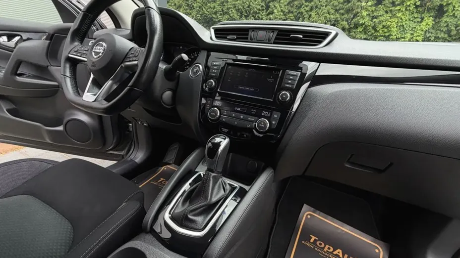 NISSAN Qashqai -