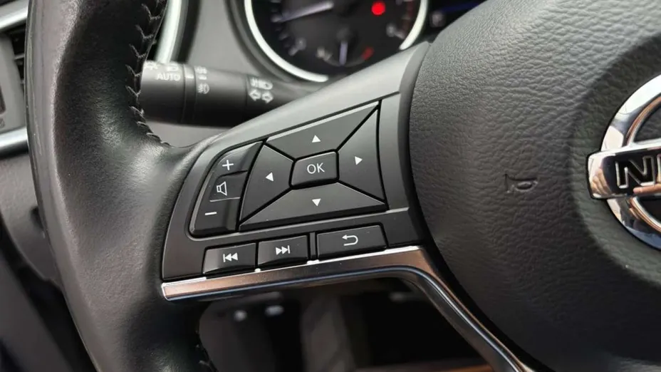 NISSAN Qashqai -