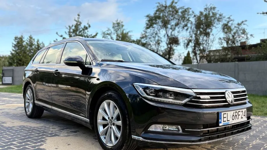 VOLKSWAGEN Passat -