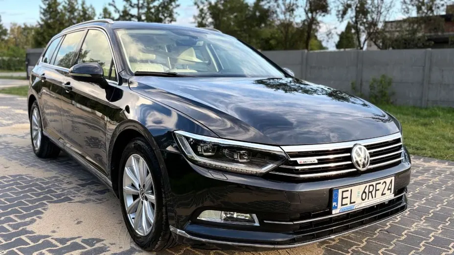 VOLKSWAGEN Passat -