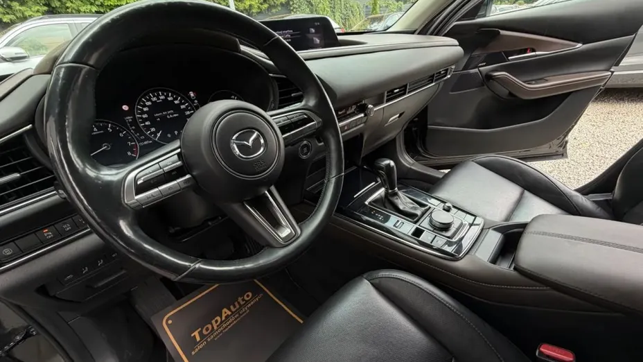 MAZDA CX-30 -
