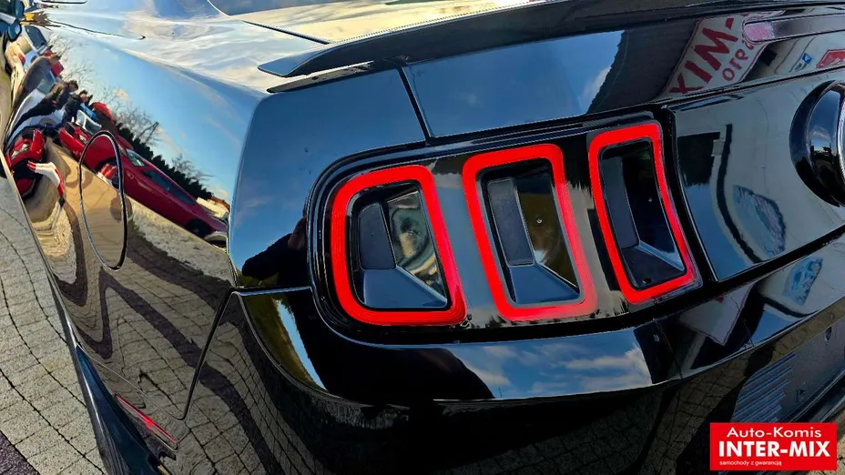 FORD Mustang -