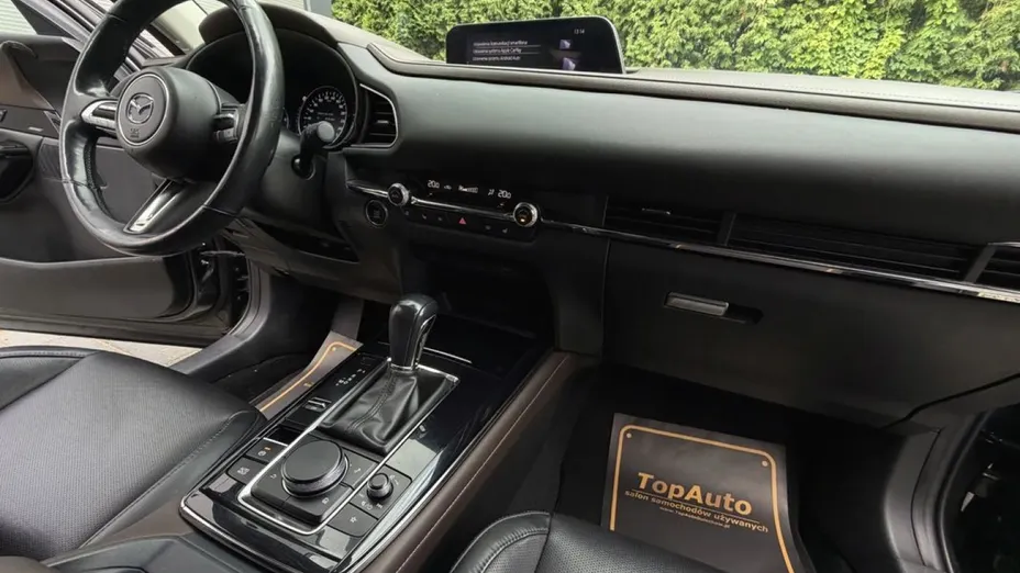 MAZDA CX-30 -