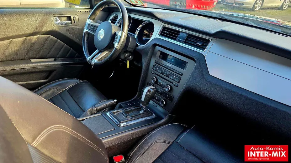 FORD Mustang -