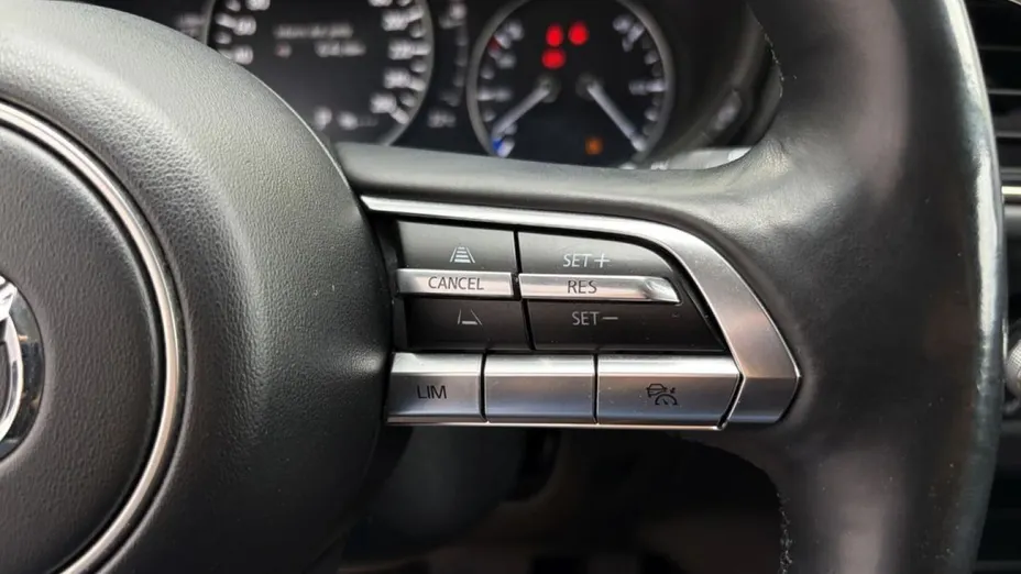 MAZDA CX-30 -