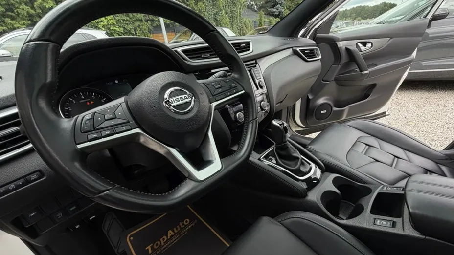 NISSAN Qashqai -