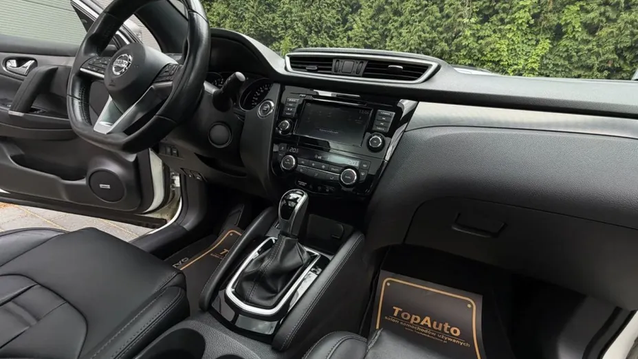 NISSAN Qashqai -
