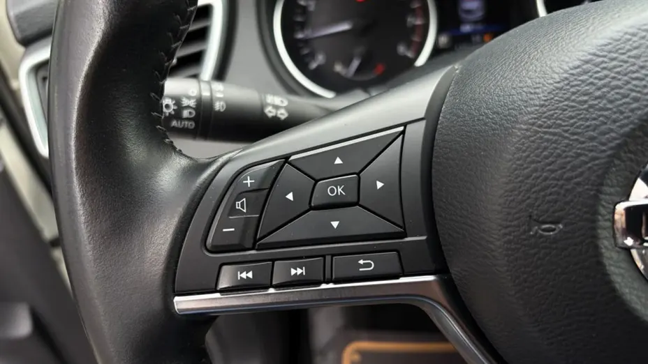 NISSAN Qashqai -