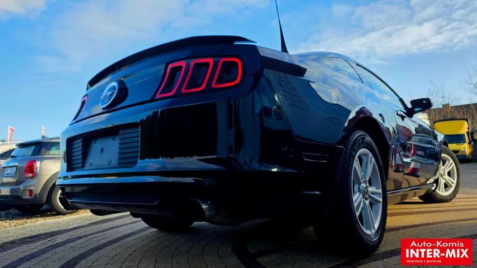 FORD Mustang -