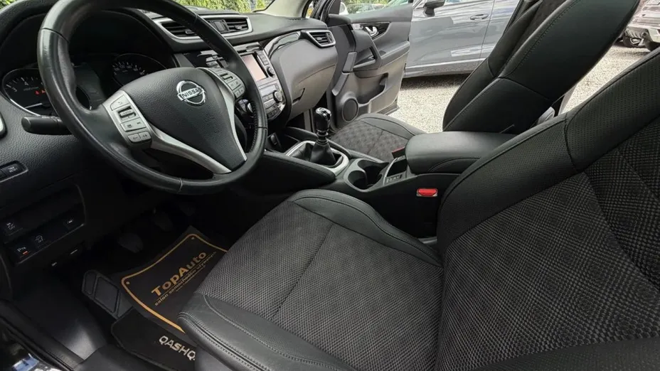 NISSAN Qashqai -
