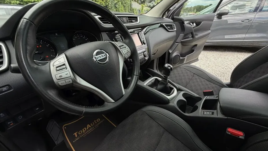 NISSAN Qashqai -