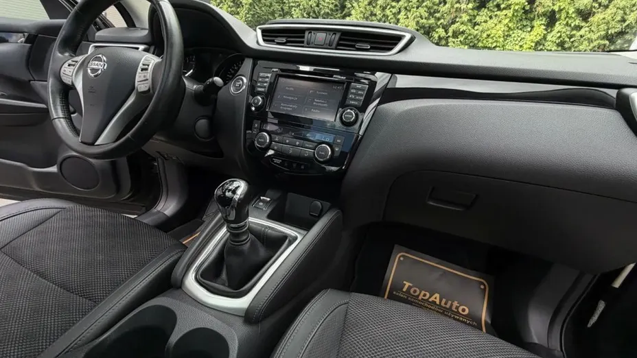 NISSAN Qashqai -