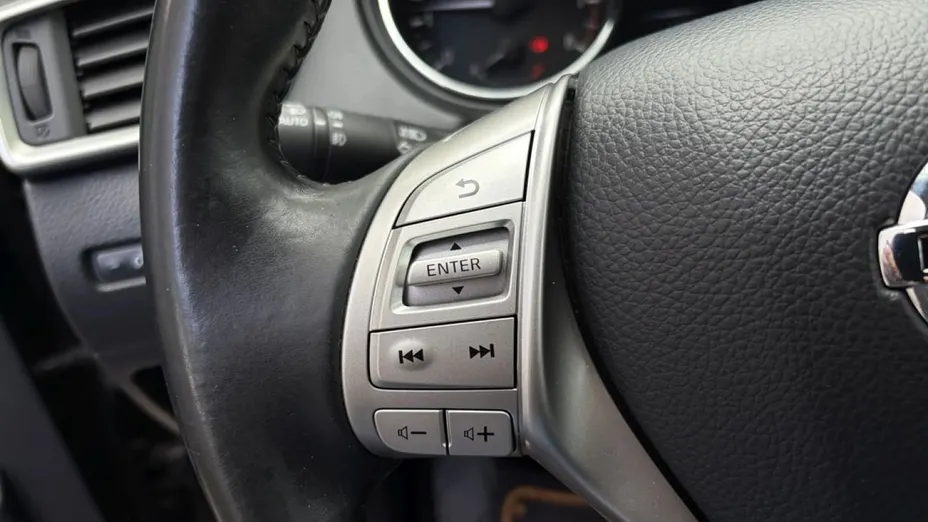 NISSAN Qashqai -