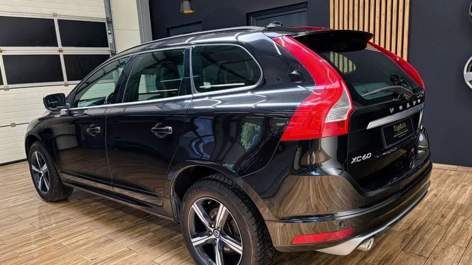 VOLVO XC60 -