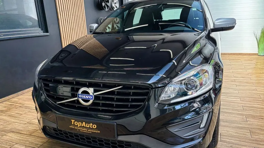 VOLVO XC60 -
