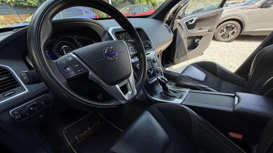 VOLVO XC60 -