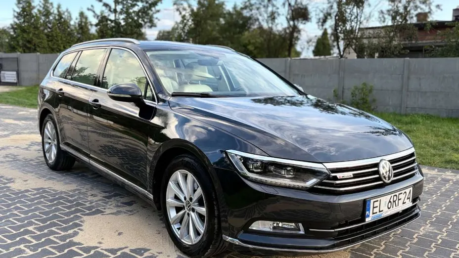 VOLKSWAGEN Passat -