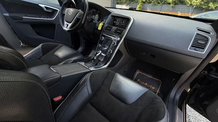 VOLVO XC60 -