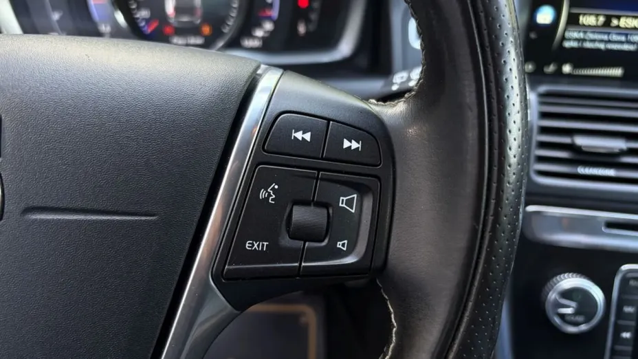 VOLVO XC60 -