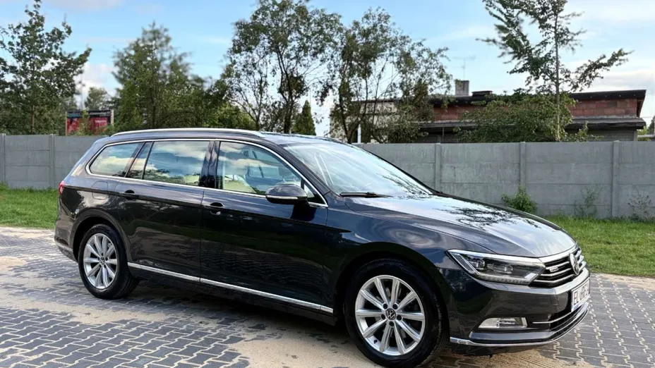 VOLKSWAGEN Passat -