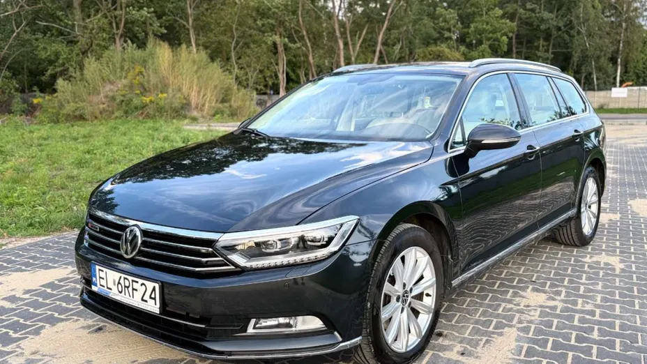 VOLKSWAGEN Passat -