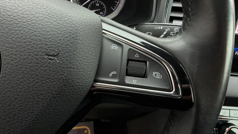 SKODA Karoq -