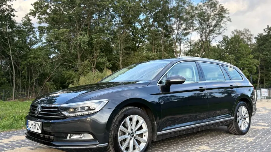 VOLKSWAGEN Passat -