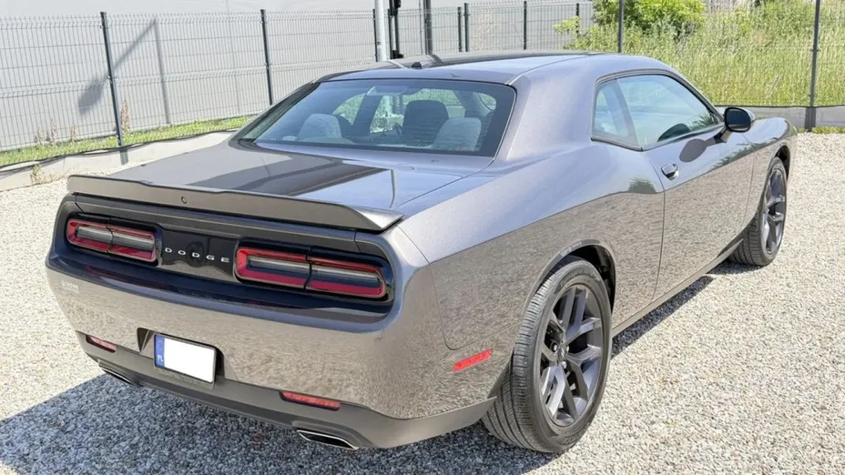 DODGE Challenger -
