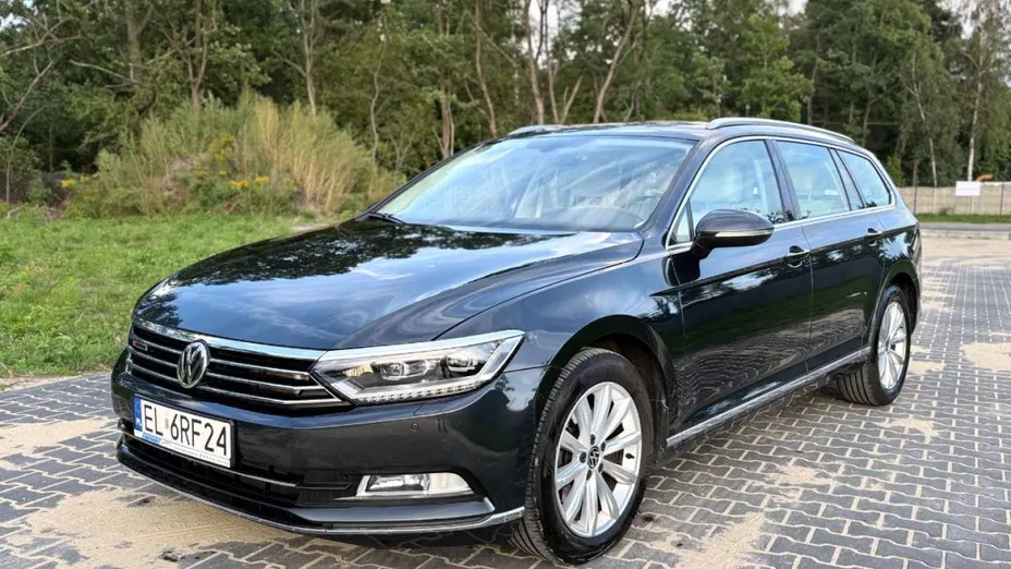 VOLKSWAGEN Passat -