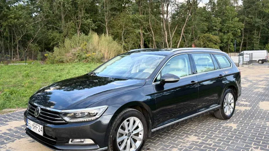 VOLKSWAGEN Passat -