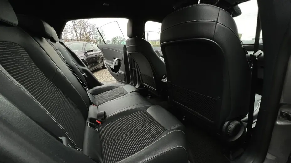 MERCEDES-BENZ CLA -