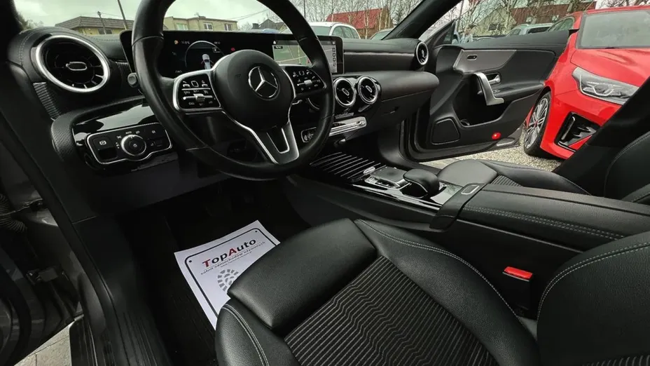MERCEDES-BENZ CLA -