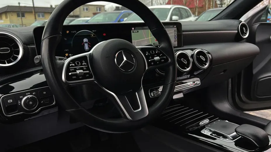 MERCEDES-BENZ CLA -