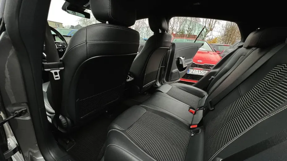 MERCEDES-BENZ CLA -