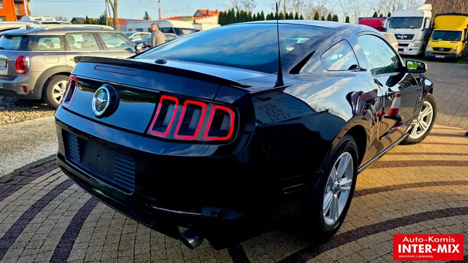 FORD Mustang -