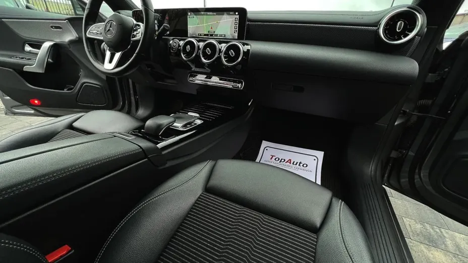 MERCEDES-BENZ CLA -