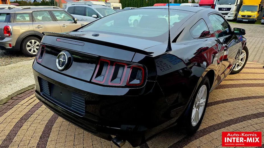 FORD Mustang -