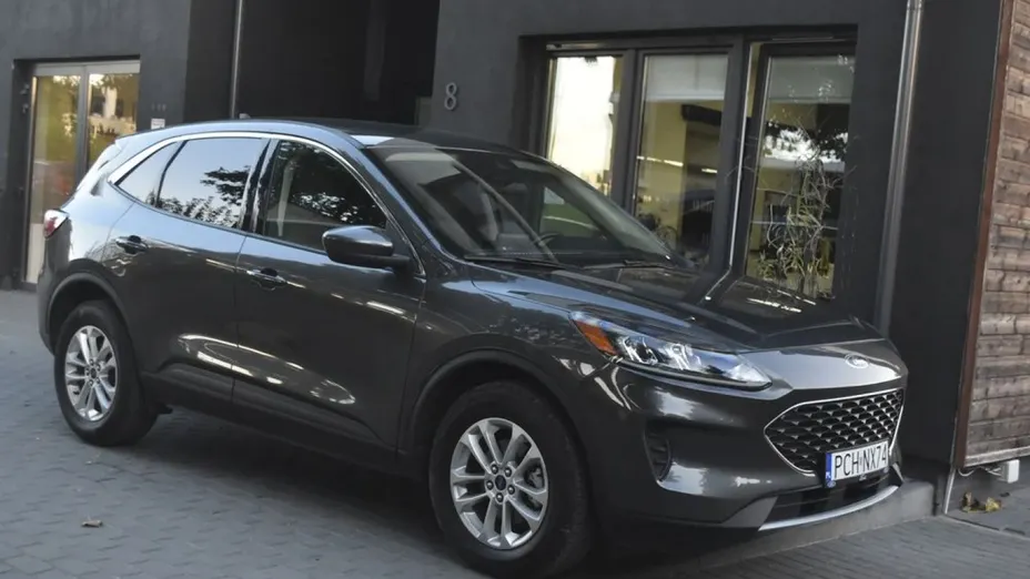 FORD Escape -